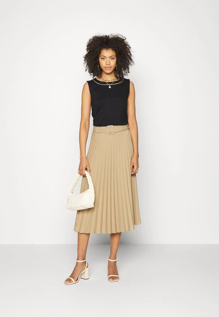 Brand new π€© Anna Field Top - Black β 4 Brand new π€© Anna Field Top - Black β - Image 4