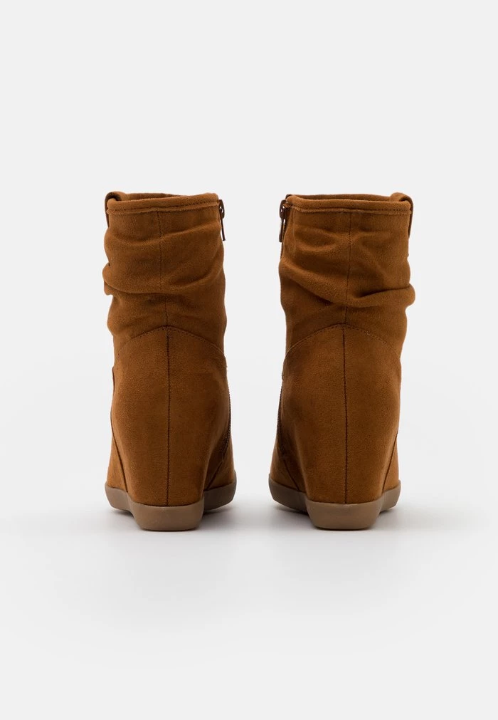 Cheapest β€οΈ Anna Field WINTER BOOTIES HAWAI - Wedge Ankle Boots - Cognac π 4 Cheapest β€οΈ Anna Field WINTER BOOTIES HAWAI - Wedge Ankle Boots - Cognac π - Image 4