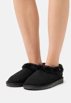 Flash Sale 🧨 Anna Field Slip-ons - Black 🛒