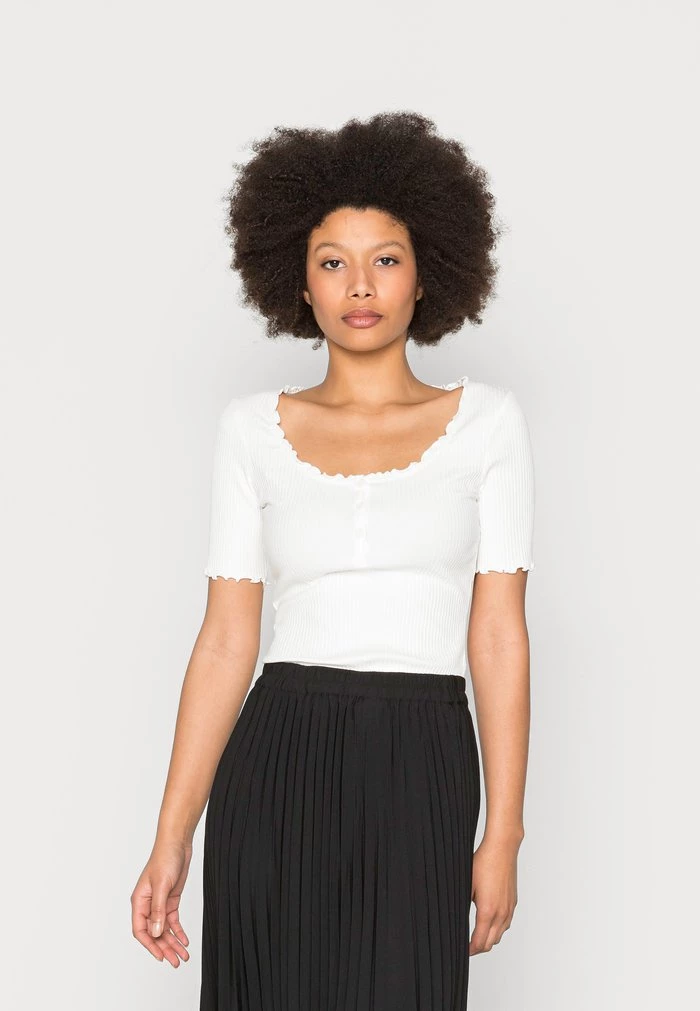 Budget β Anna Field Basic T-shirt - White 𧨠1 Budget β Anna Field Basic T-shirt - White π§¨