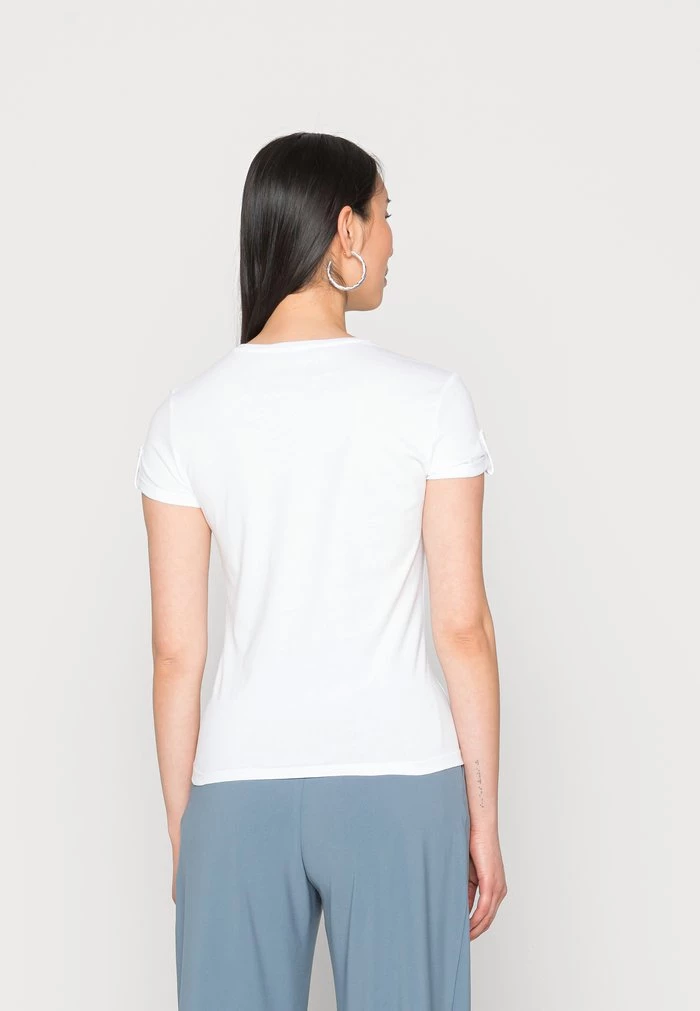 Top 10 β¨ Anna Field Basic T-shirt - White π₯° 3 Top 10 β¨ Anna Field Basic T-shirt - White π₯° - Image 3