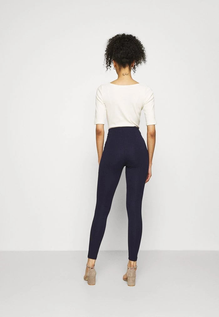 Buy 𧨠Anna Field Punto Leggings With Button Detail - Leggings - Trousers - Dark Blue π 3 Buy 𧨠Anna Field Punto Leggings With Button Detail - Leggings - Trousers - Dark Blue π - Image 3