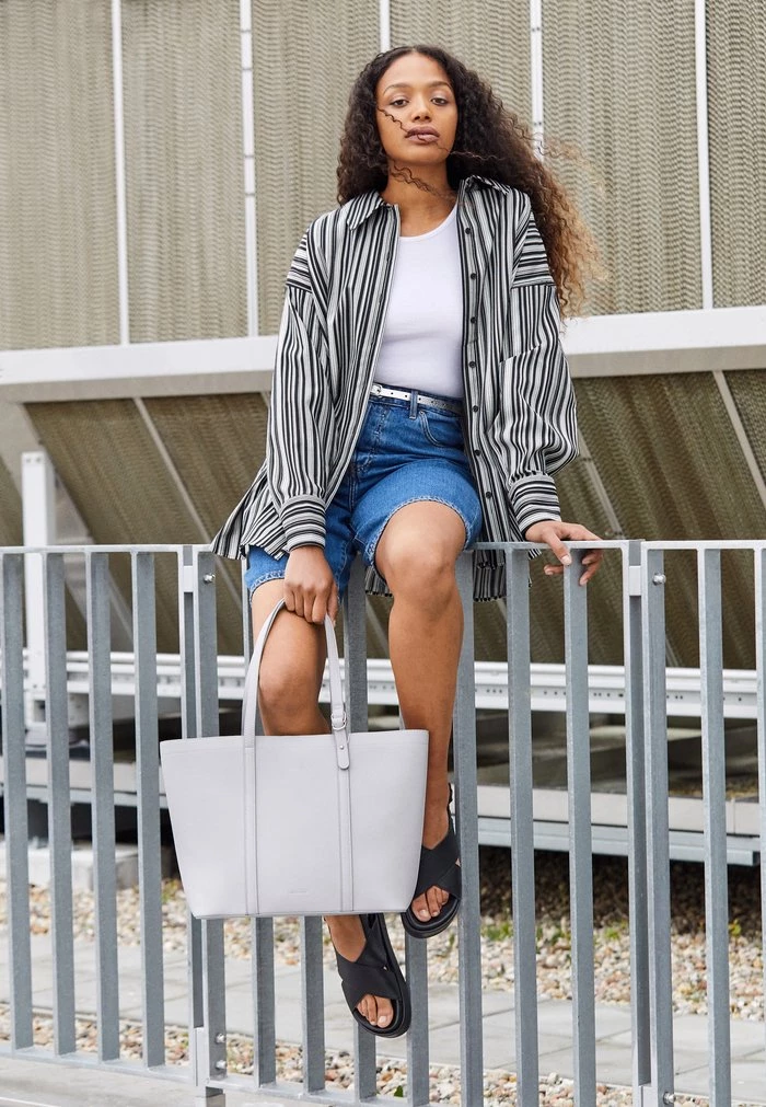 Brand new 👏 Anna Field Tote Bag - Light Grey ✨ 1 Brand new 👏 Anna Field Tote Bag - Light Grey ✨