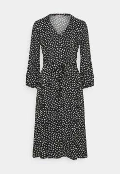 Brand new 👏 Anna Field Day Dress - Black/white 👍