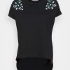 Budget 💯 Anna Field MANDALA DITSY FLOWER SHOULDER TEE - Print T-shirt - Black ✔️ -My Luxe Wardrobe Sales Store a59a71a3d2064a62be2d50cd9c1fb513