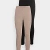Best Sale ✔️ Anna Field 2 PACK - Leggings - Trousers - Black/mottled Light Brown 🌟 -My Luxe Wardrobe Sales Store c8f637af76e94069941ef413886e37ed