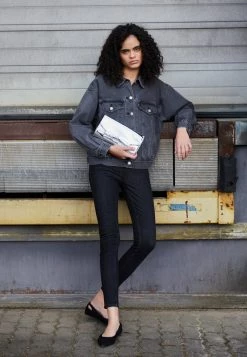 Brand new 😍 Anna Field Clutch - Silver 🔔