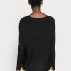 Deals 🧨 Anna Field RELAXED V-NECK - Jumper - Black ⭐ 7 Deals 🧨 Anna Field RELAXED V-NECK - Jumper - Black ⭐ -My Luxe Wardrobe Sales Store fe7bfe03ed9b4b078cdbffe5e46aec66